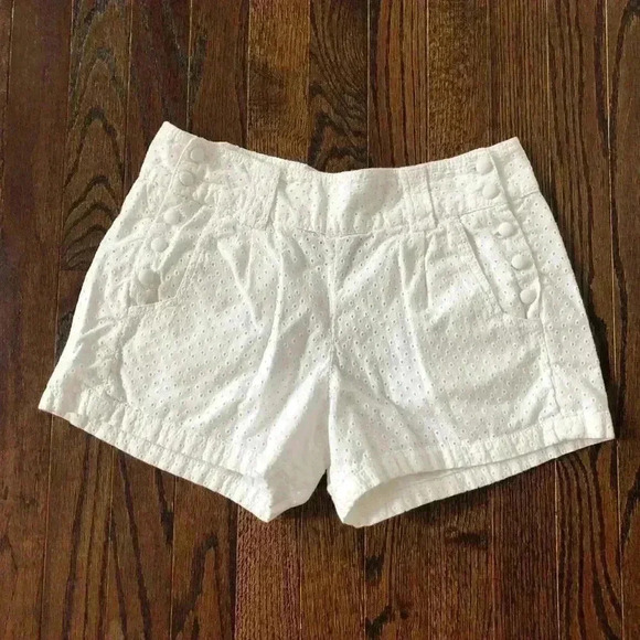 French Connection Women’s Size 4 White Eyelet Side-Button Shorts - Picture 1 of 11